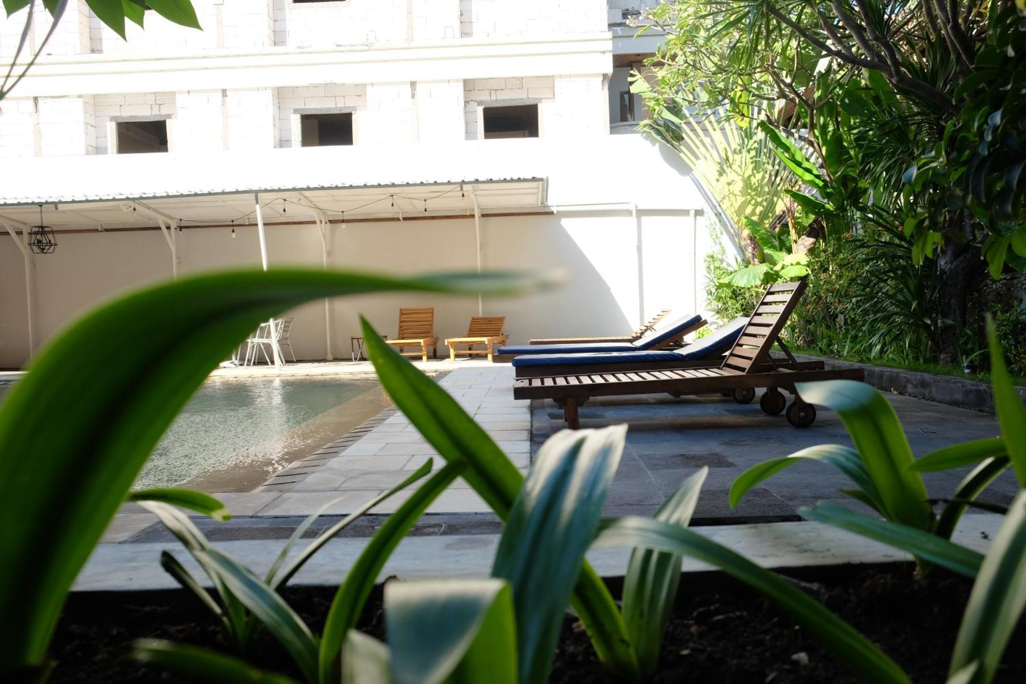 Palm Garden Kuta Hotel Kuta  Bagian luar foto