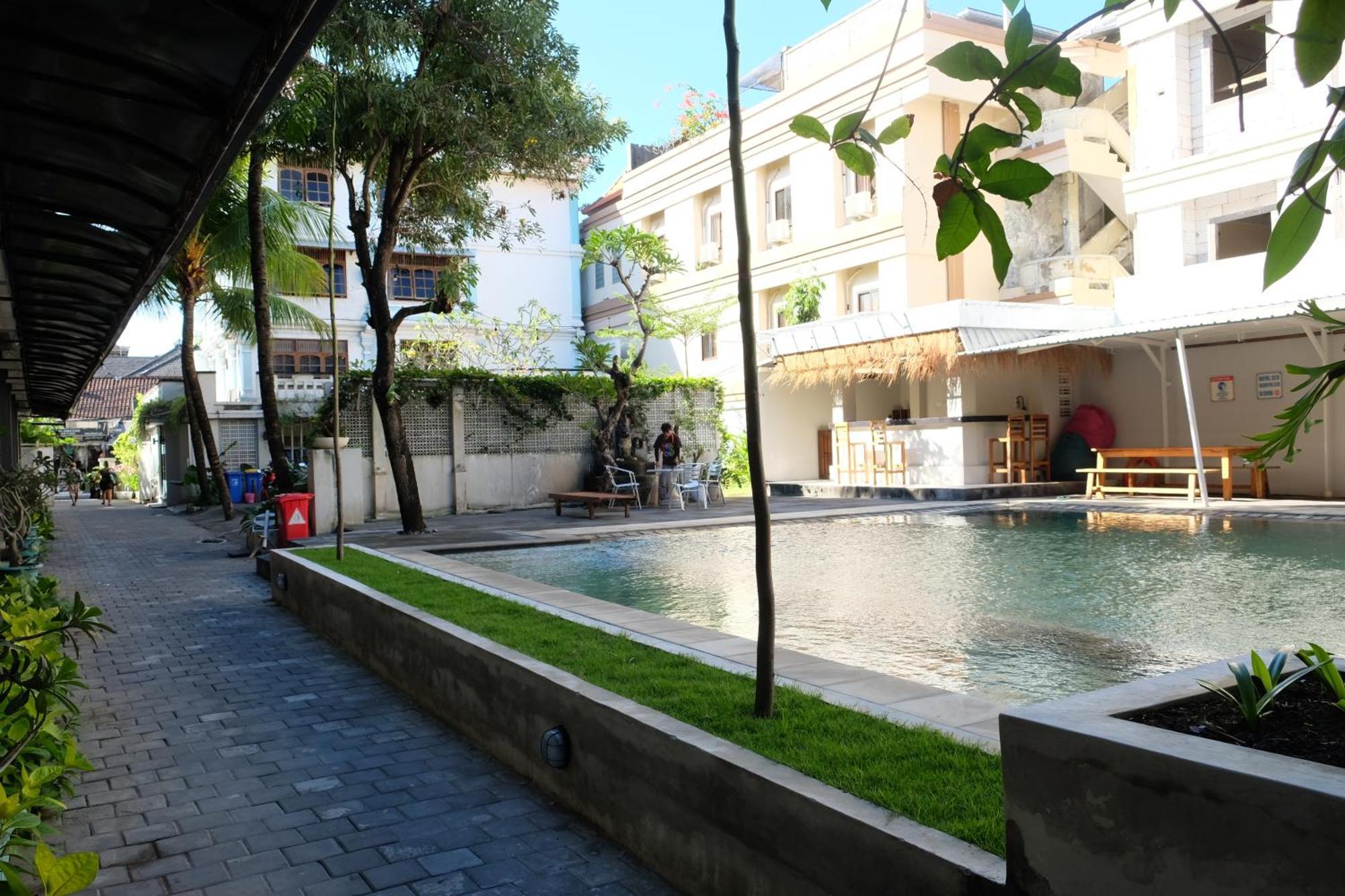 Palm Garden Kuta Hotel Kuta  Bagian luar foto