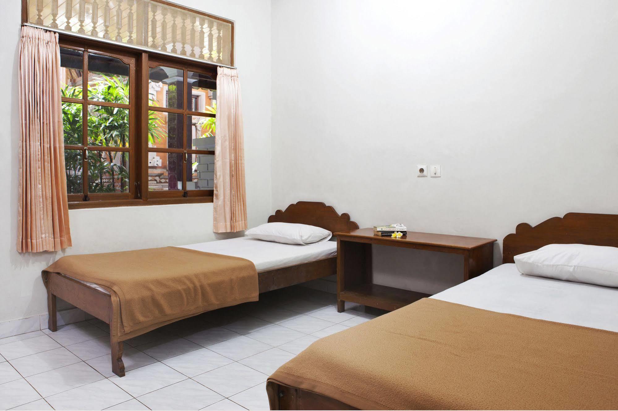 Palm Garden Kuta Hotel Kuta  Bagian luar foto